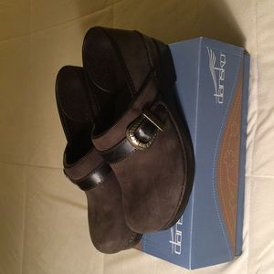 New Dansko Nubuck Brown clogs size 41 = US 10.